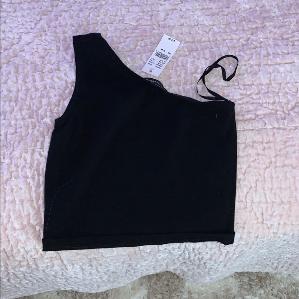 Brandy Melville off the shoulder tank top